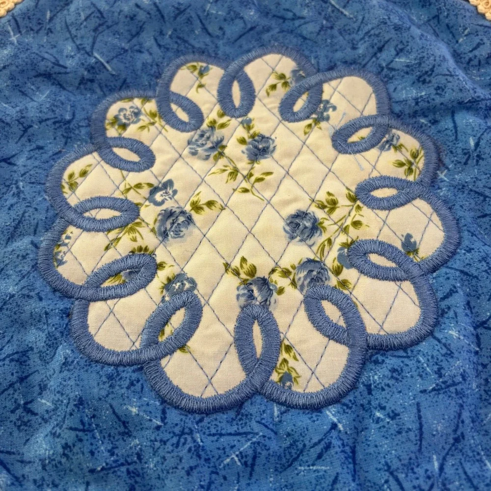 Handmade Reversible Quilted Round Table Topper Birds Butterflies Floral 25